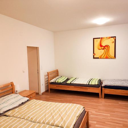 Young Hostel Service Bécs Kültér fotó